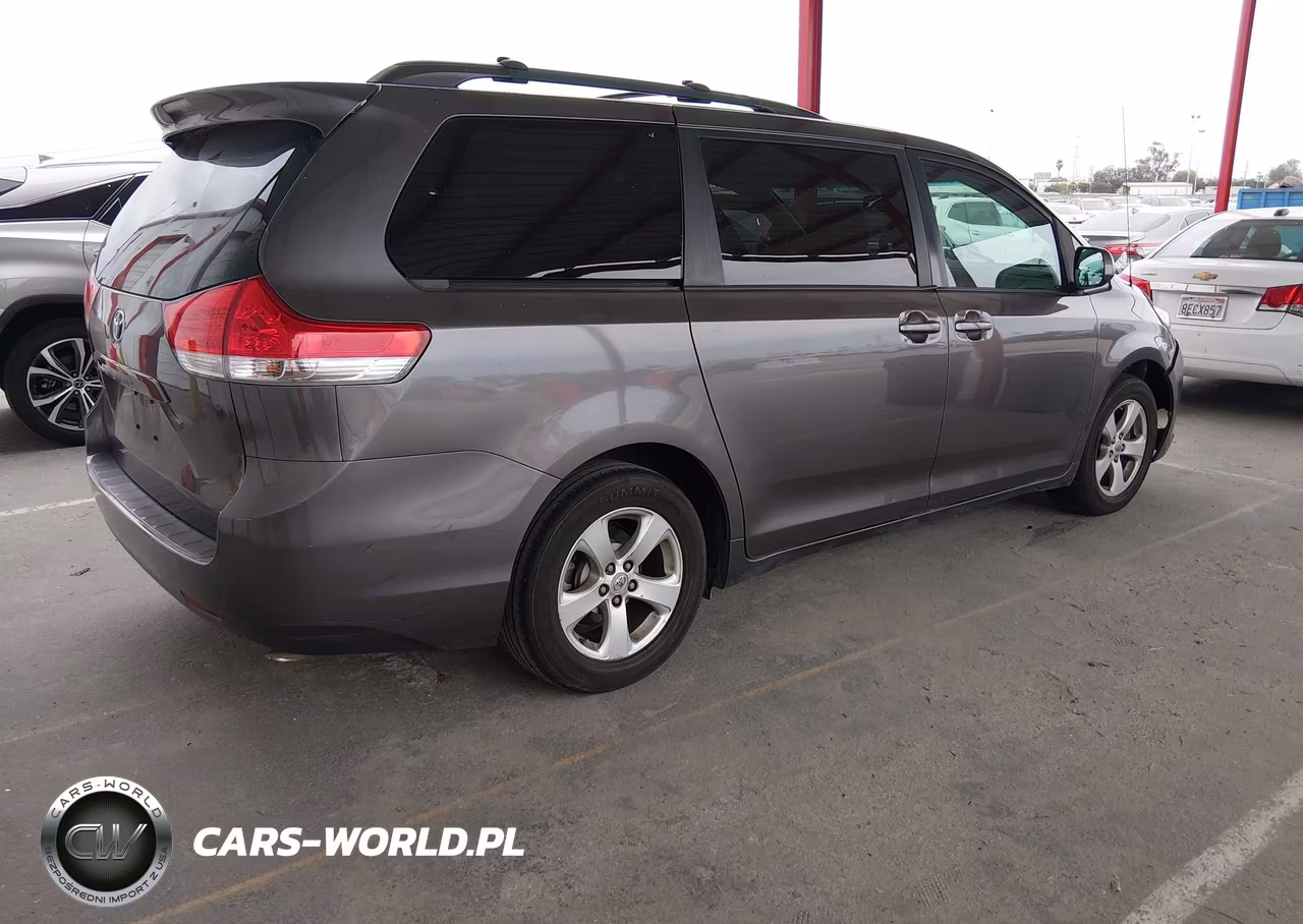 2012 Toyota Sienna Le V6 8 Passenger VIN:5TDKK3DC5CS217716 - 4