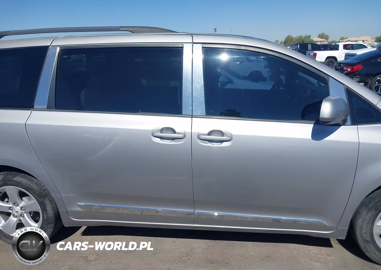2012 Toyota Sienna Le V6 8 Passenger VIN:5TDKK3DC8CS246353 - 14