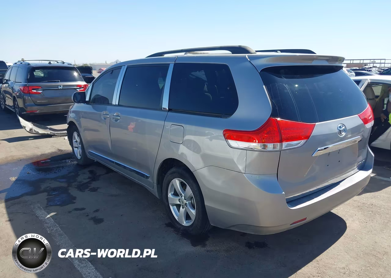 2012 Toyota Sienna Le V6 8 Passenger VIN:5TDKK3DC8CS246353 - 3