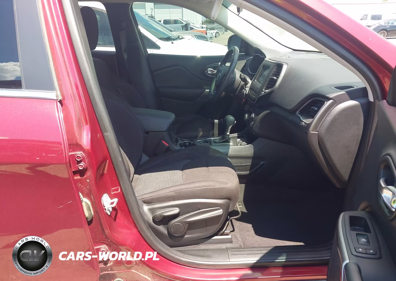 2019 Jeep Cherokee Latitude Fwd VIN:1C4PJLCBXKD160733 - 5