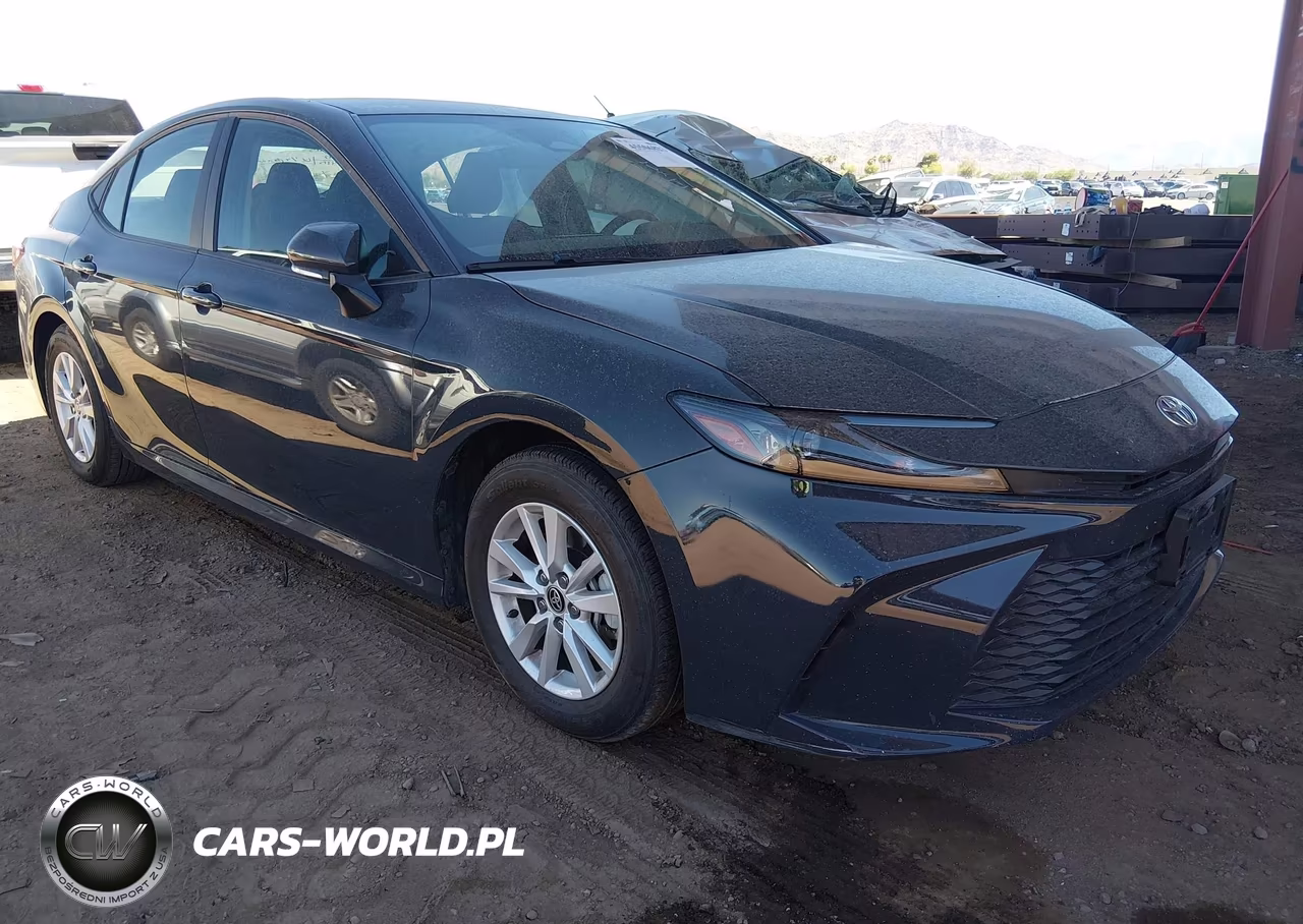 2025 Toyota Camry Le – zdjęcie 1 z 16