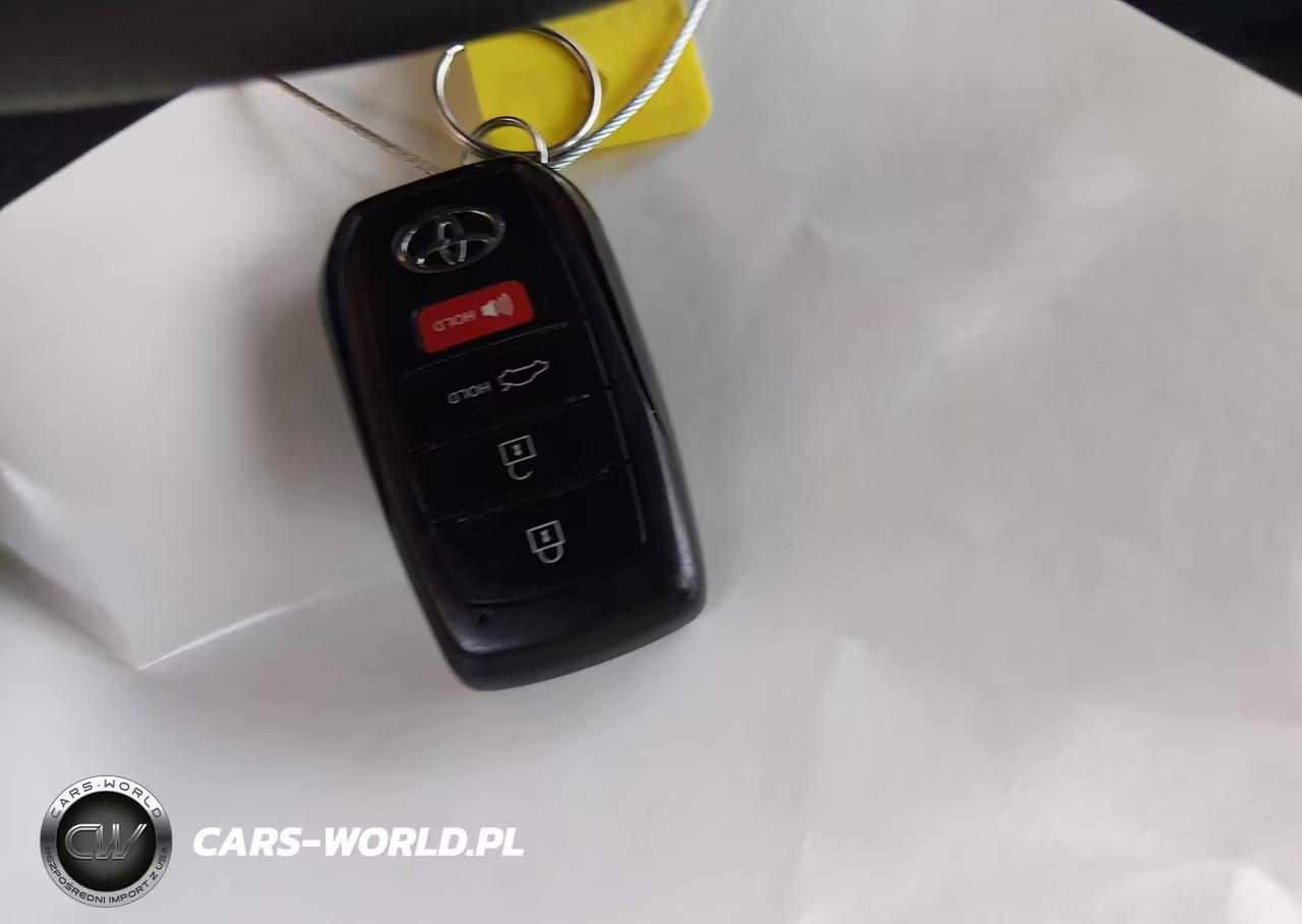 2025 Toyota Camry Le VIN:4T1DAACK7SU010887 - 11