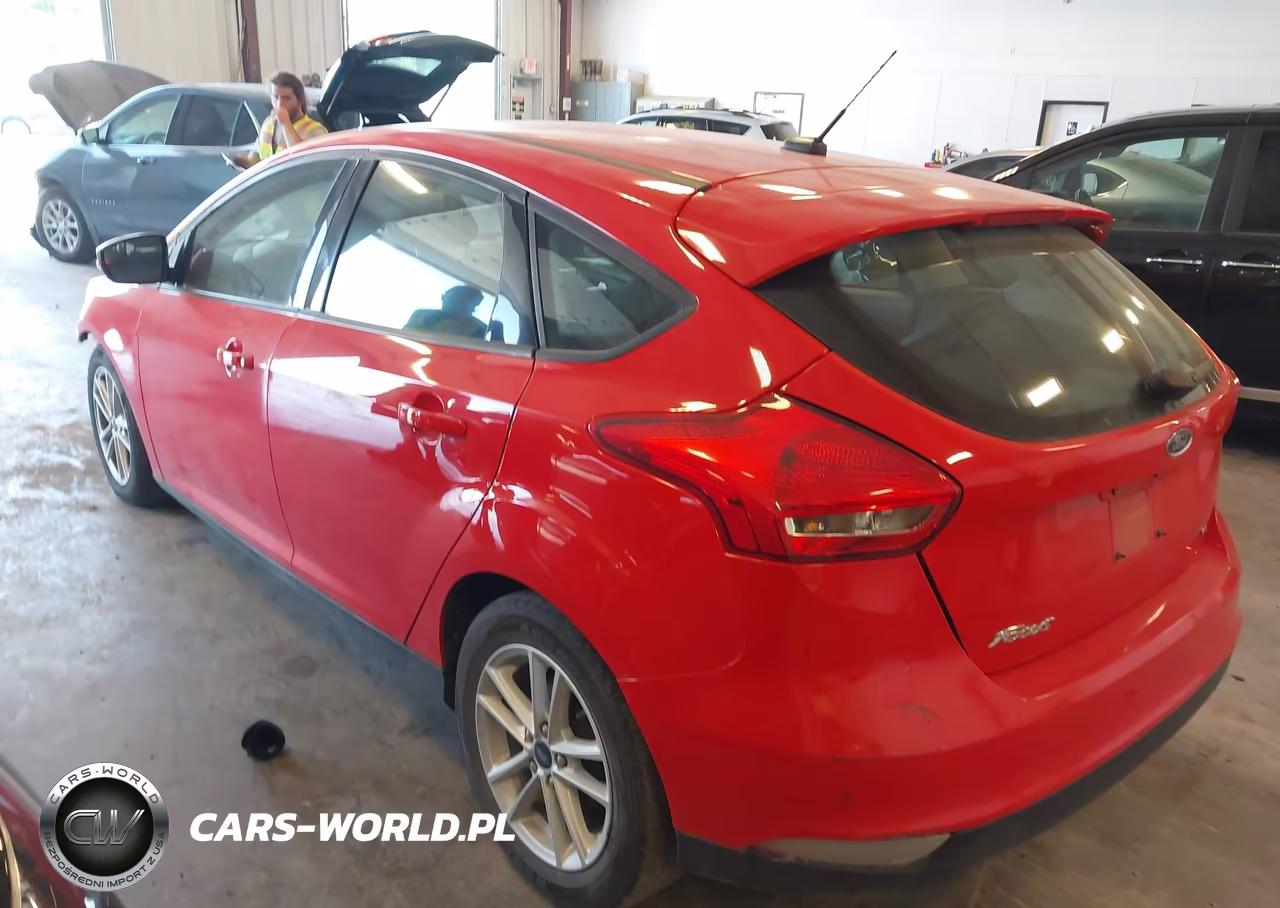 2017 Ford Focus Se VIN:1FADP3K25HL217606 - 3