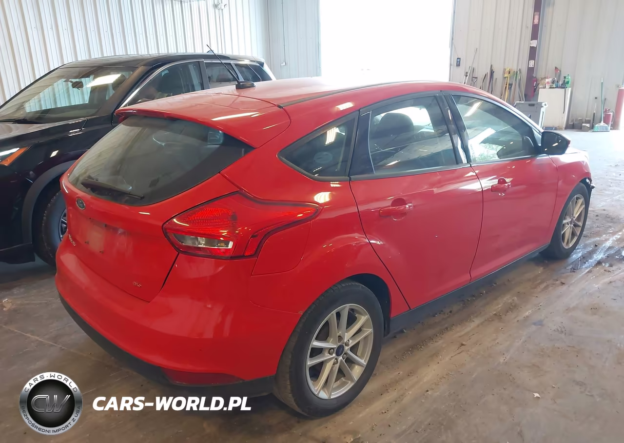 2017 Ford Focus Se VIN:1FADP3K25HL217606 - 4