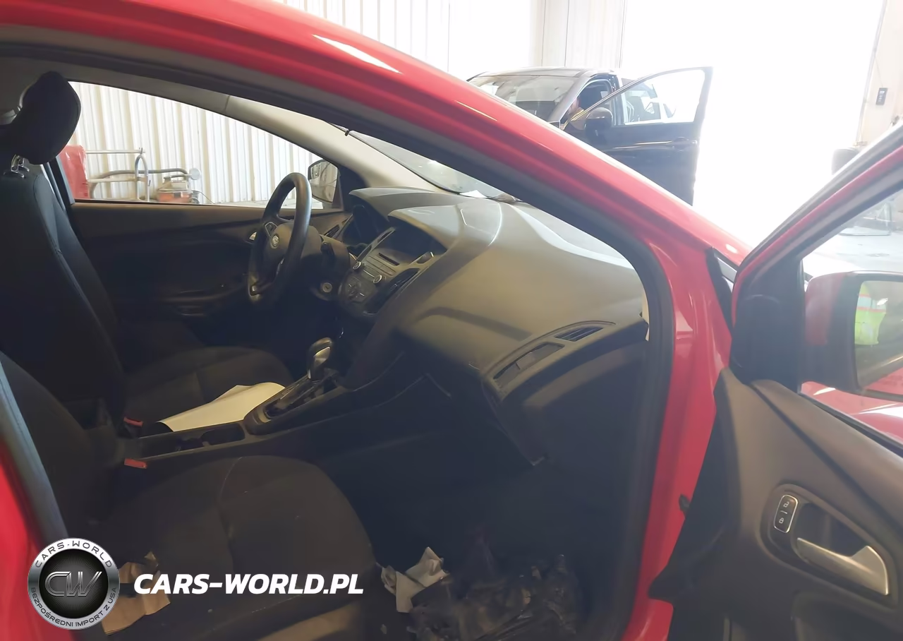 2017 Ford Focus Se VIN:1FADP3K25HL217606 - 5