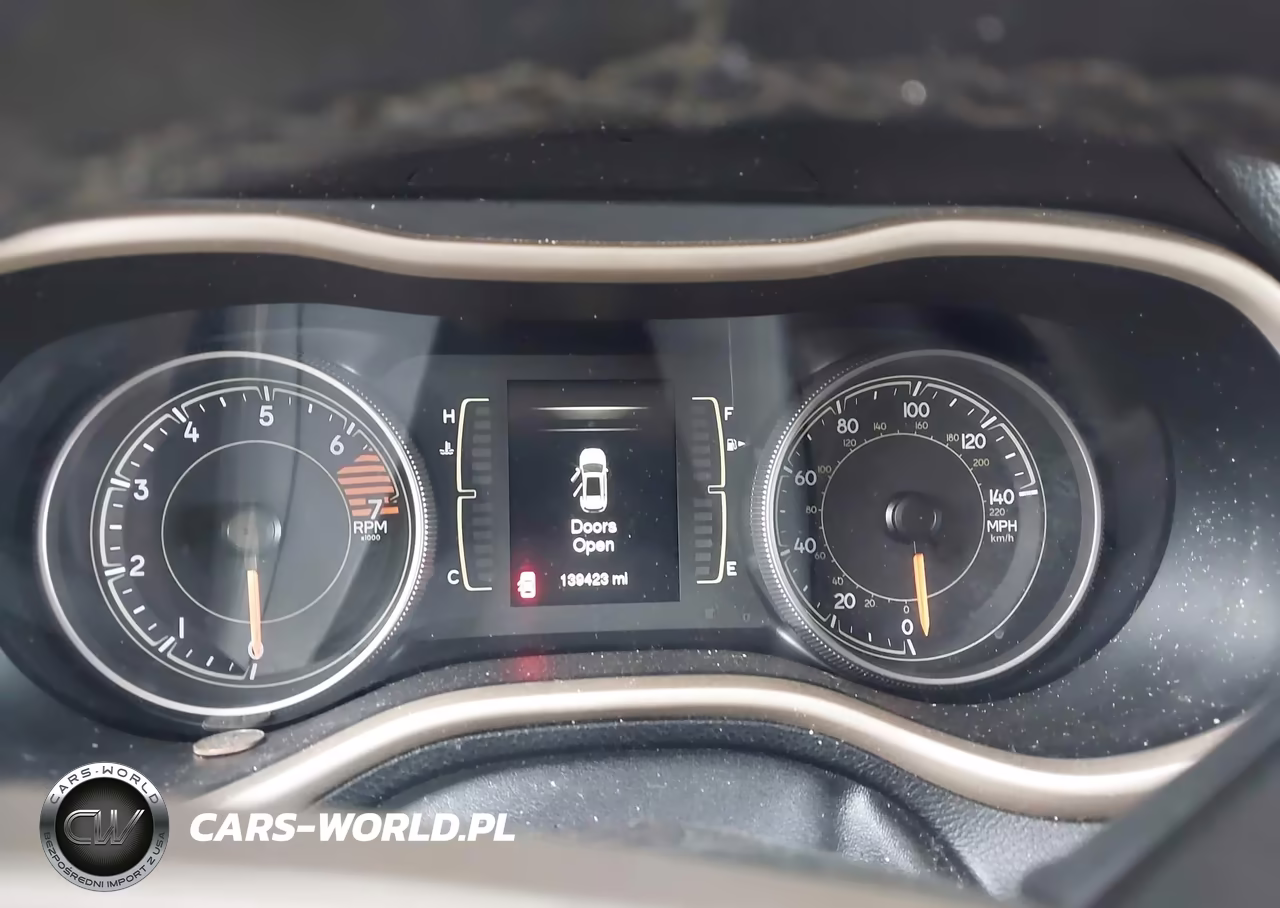 2017 Jeep Cherokee Latitude VIN:1C4PJLCB9HW541048 - 7