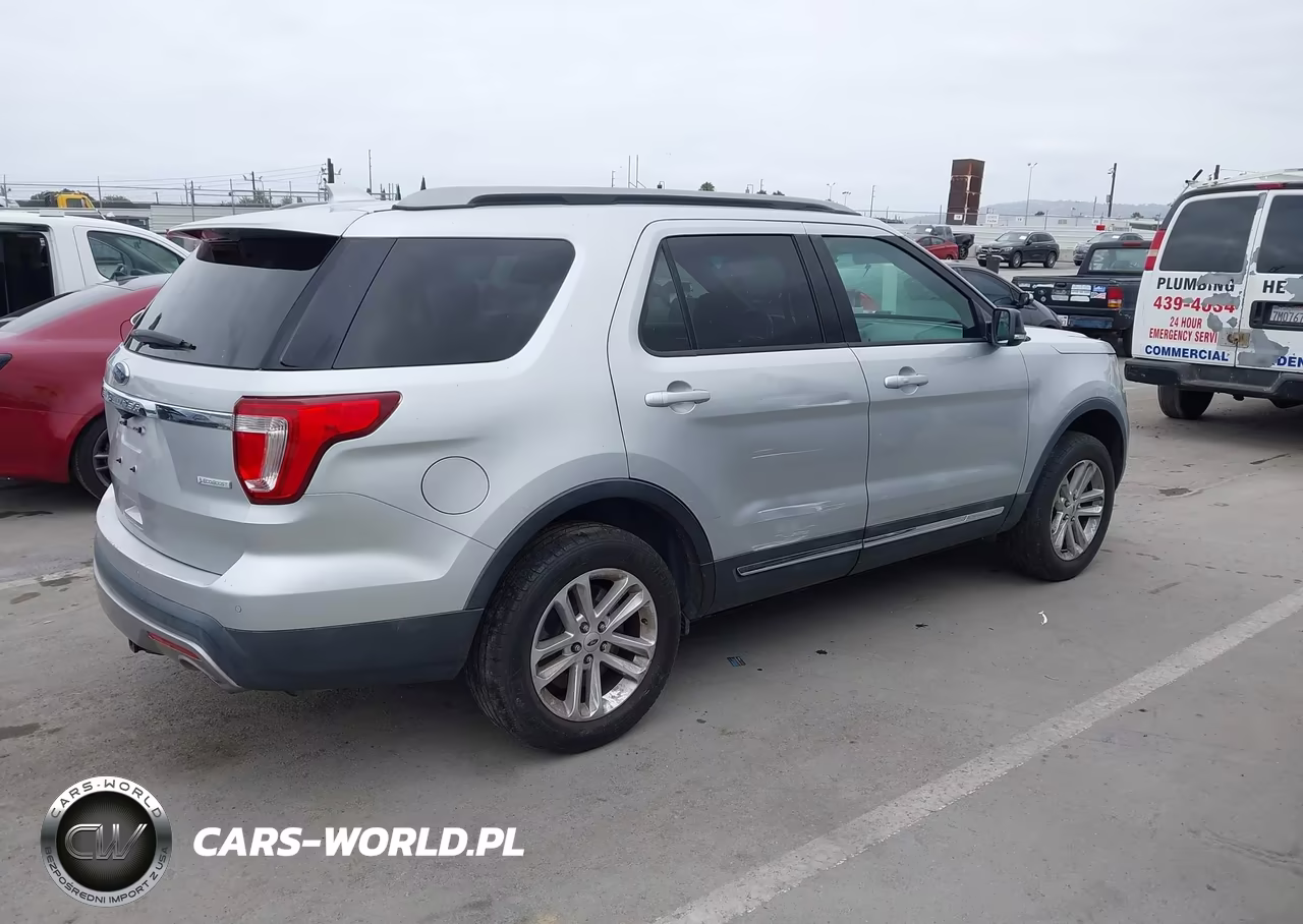 2017 Ford Explorer Xlt VIN:1FM5K7DH7HGA12427 - 4