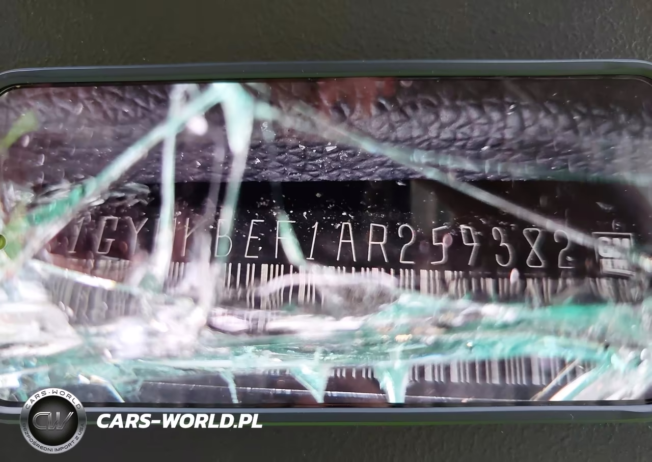 2010 Cadillac Escalade Luxury VIN:1GYUKBEF1AR259382 - 9