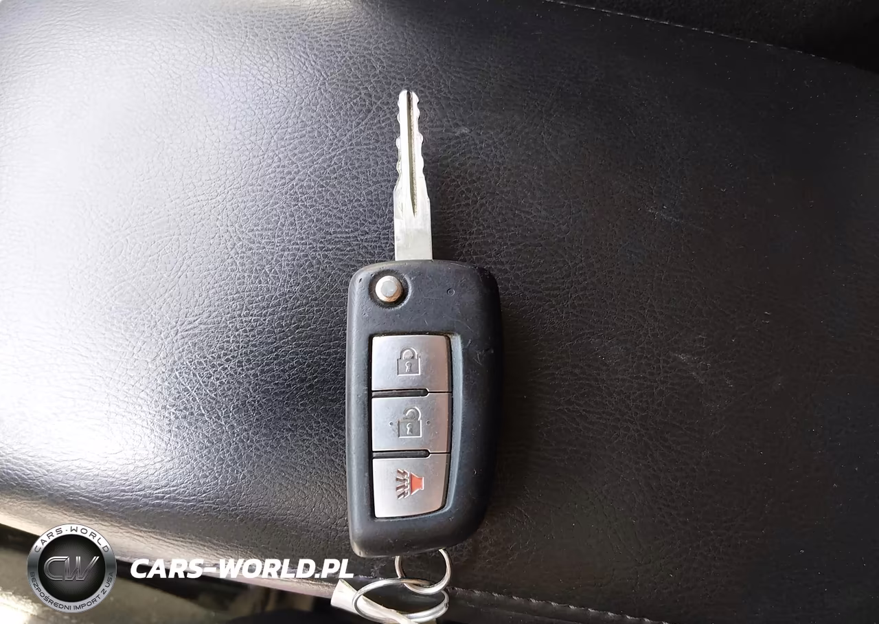 2015 Nissan Rogue S VIN:KNMAT2MV2FP531133 - 11