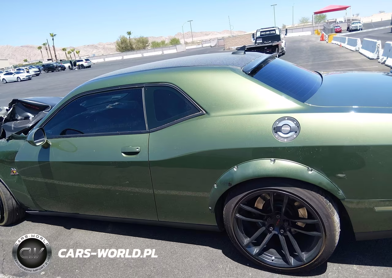 2018 Dodge Challenger R-T Scat Pack VIN:2C3CDZFJ8JH171411 - 14
