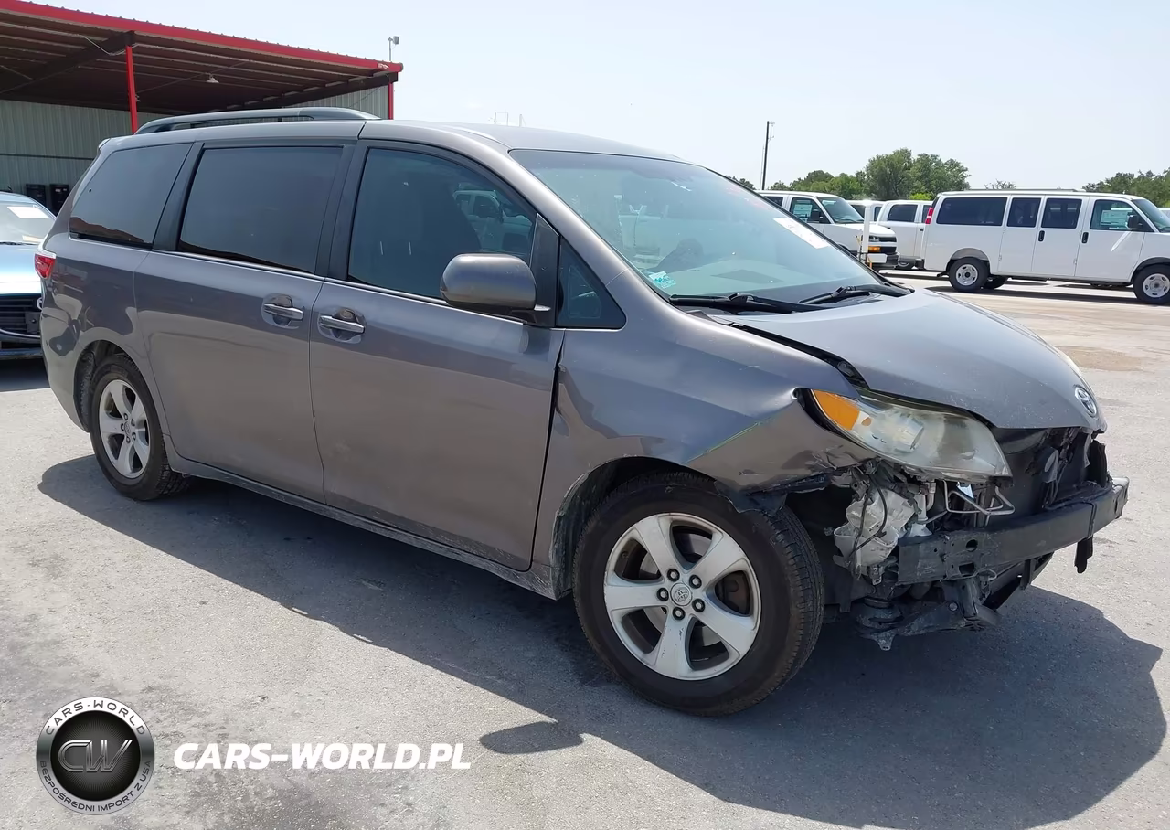 2017 Toyota Sienna Le 8 Passenger