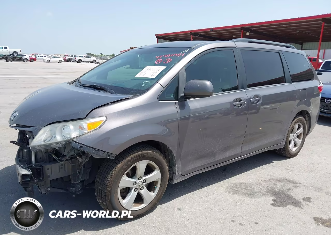 2017 Toyota Sienna Le 8 Passenger VIN:5TDKZ3DC6HS888783 - 18