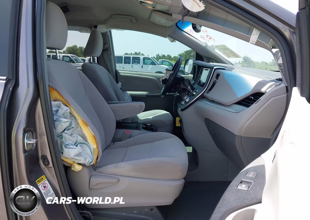 2017 Toyota Sienna Le 8 Passenger VIN:5TDKZ3DC6HS888783 - 5