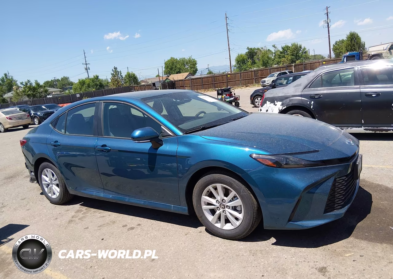 2026 Toyota Camry Le VIN:4T1DAACKXTU749754 - 14
