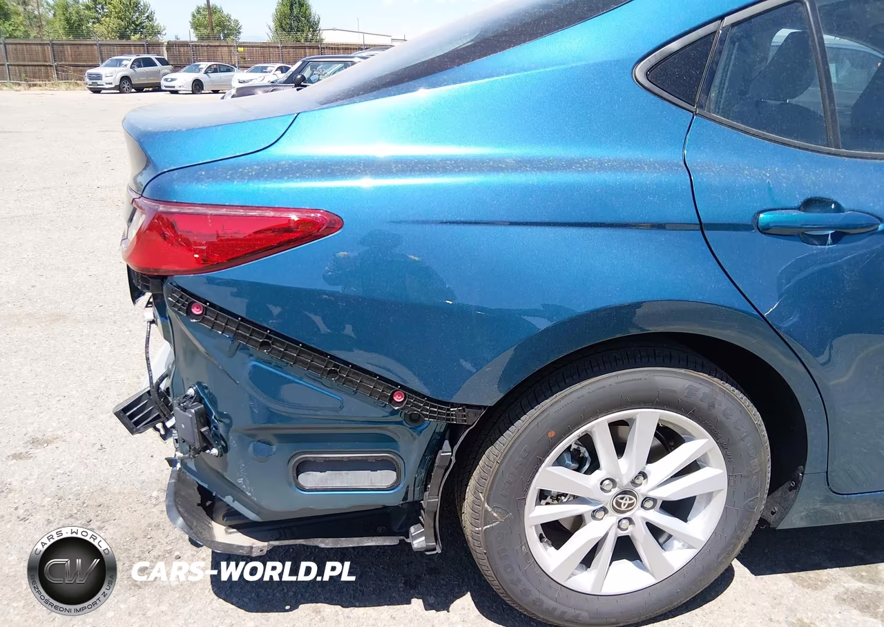 2026 Toyota Camry Le VIN:4T1DAACKXTU749754 - 19