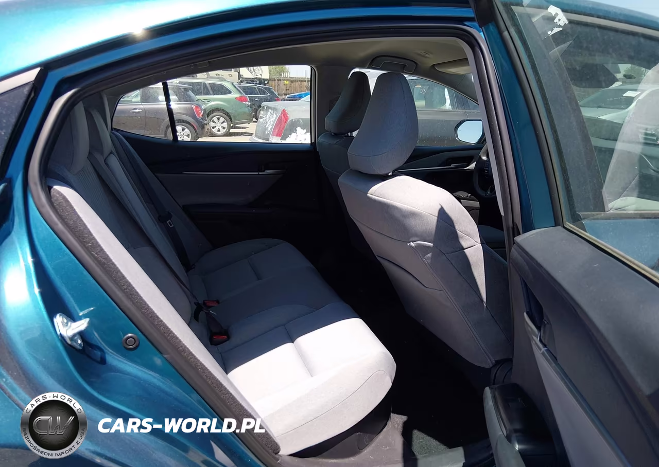 2026 Toyota Camry Le VIN:4T1DAACKXTU749754 - 8