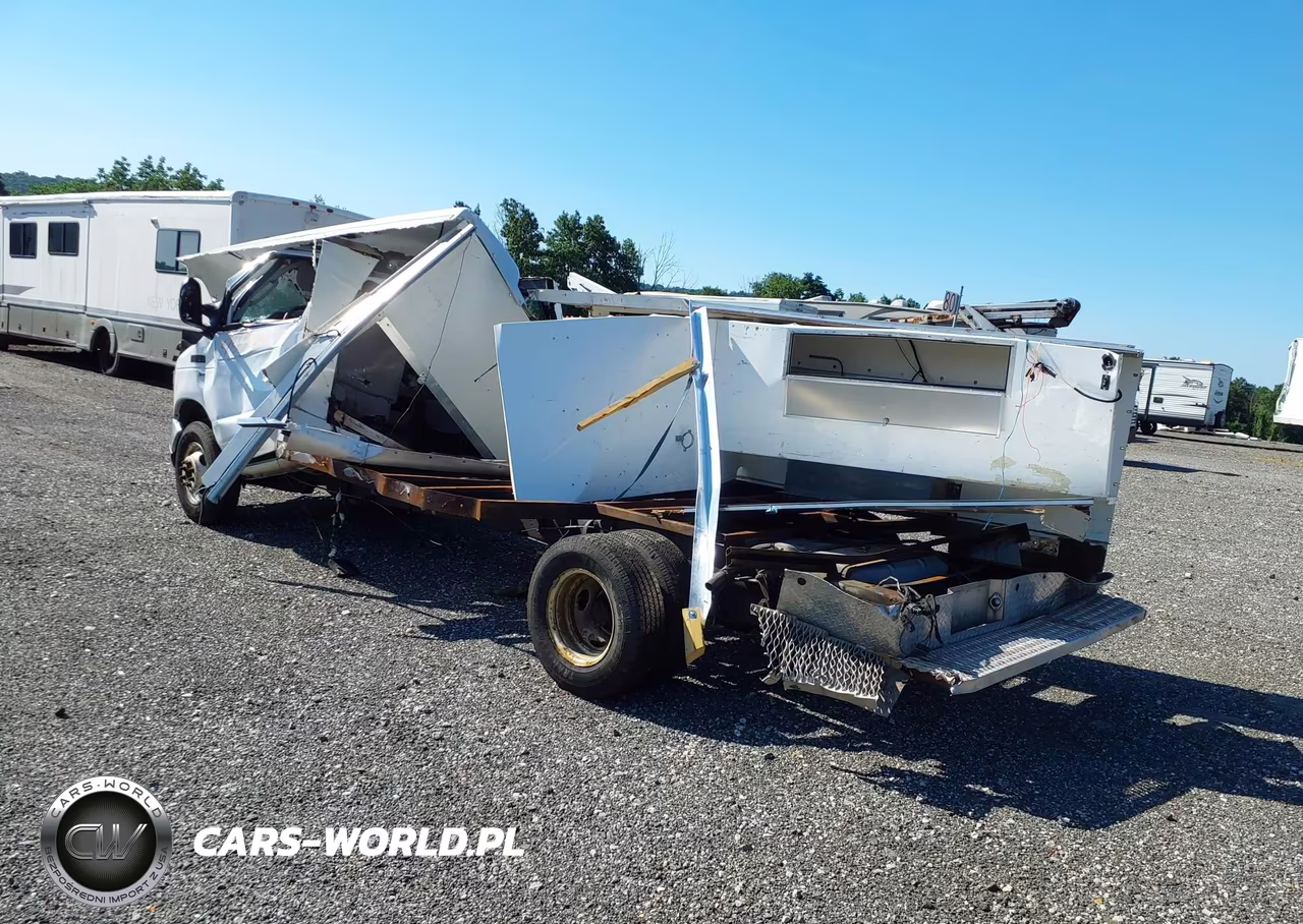2019 Ford E-350 Cutaway VIN:1FDWE3F66KDC02082 - 3
