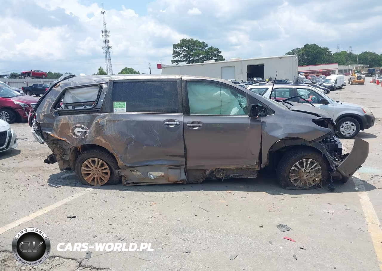 2019 Toyota Sienna Xle 8 Passenger VIN:5TDYZ3DC2KS971709 - 12