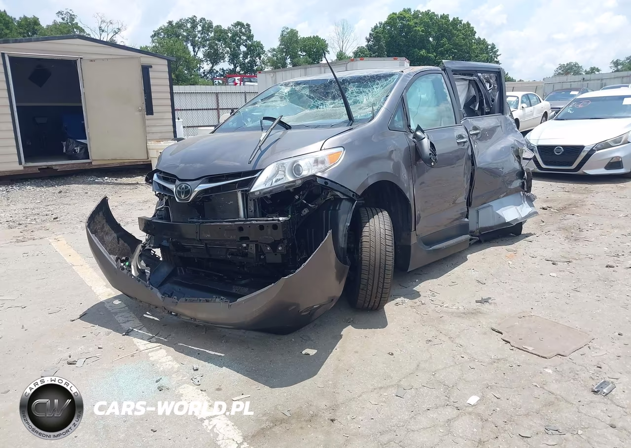 2019 Toyota Sienna Xle 8 Passenger VIN:5TDYZ3DC2KS971709 - 2