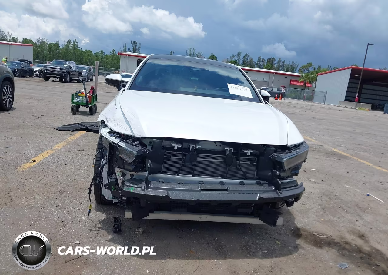 2024 Toyota Crown Platinum VIN:JTDAFAAF9R3007679 - 13
