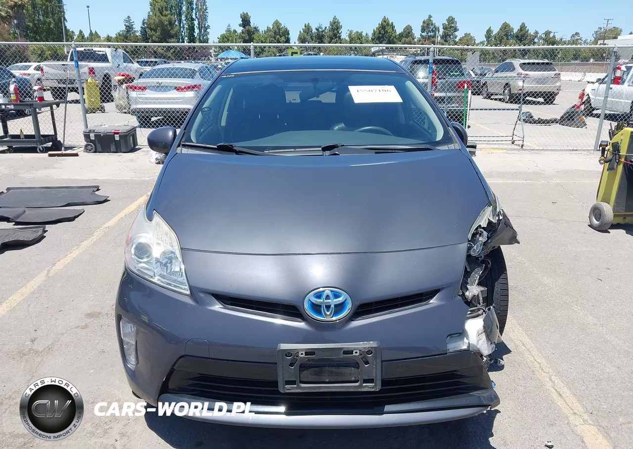 2014 Toyota Prius Three VIN:JTDKN3DUXE1736728 - 12