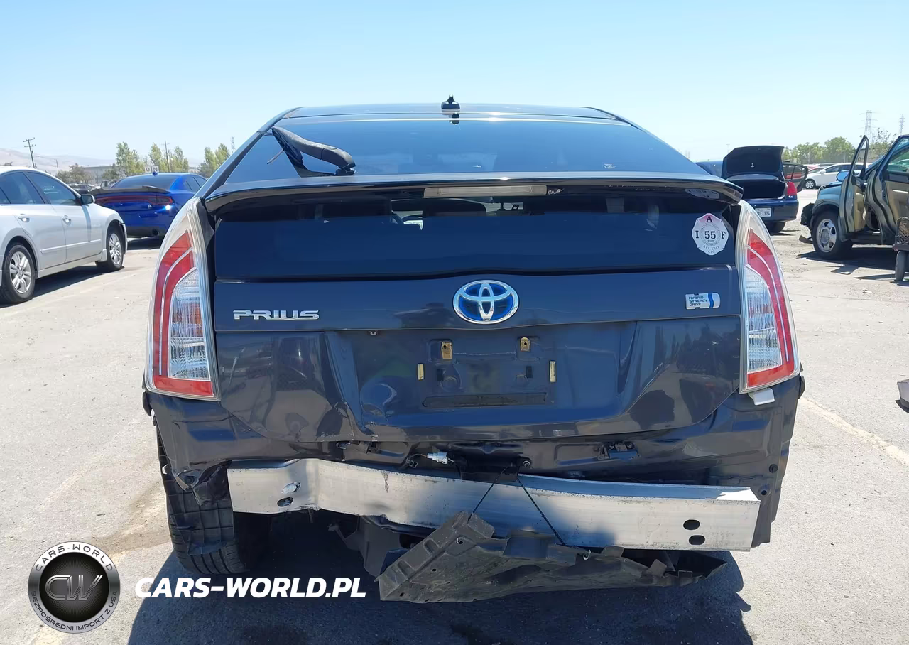 2014 Toyota Prius Three VIN:JTDKN3DUXE1736728 - 16