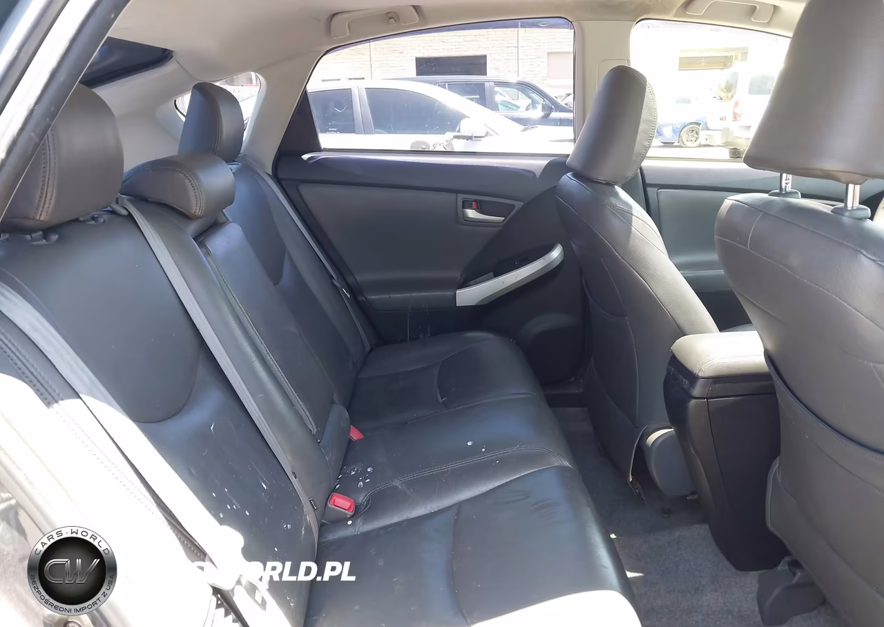 2014 Toyota Prius Three VIN:JTDKN3DUXE1736728 - 8
