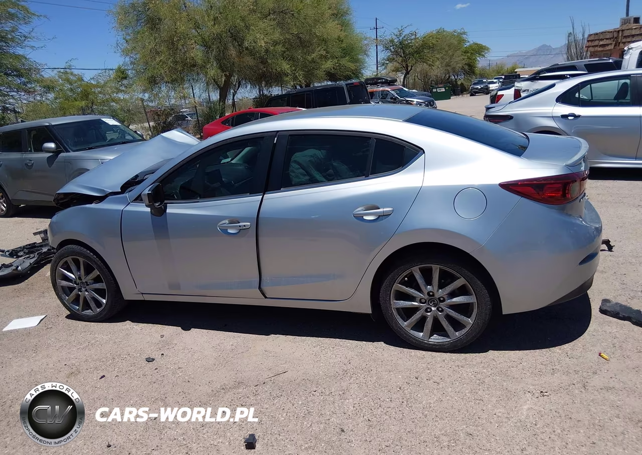 2018 Mazda Mazda3 Touring VIN:3MZBN1V36JM189056 - 14