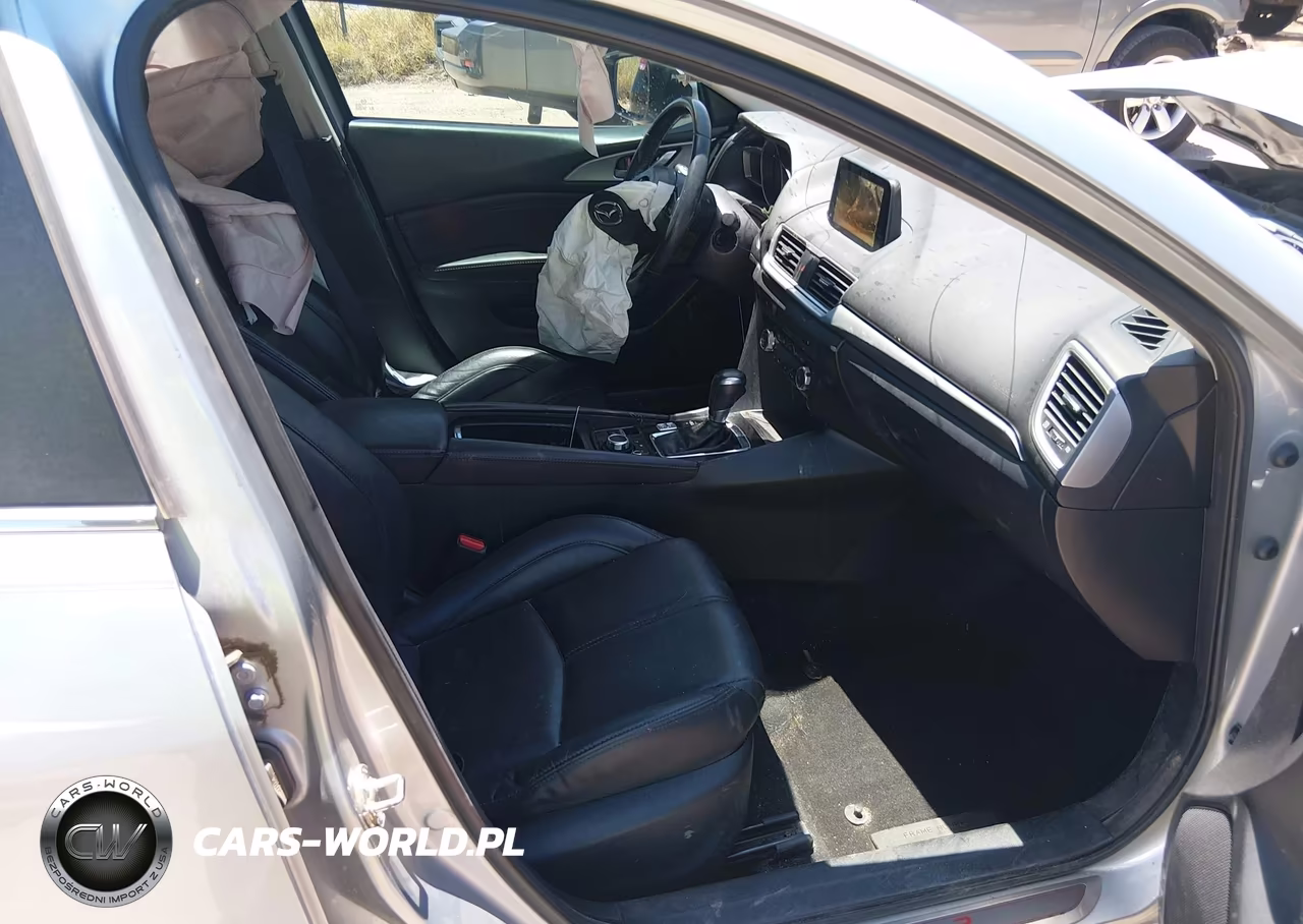 2018 Mazda Mazda3 Touring VIN:3MZBN1V36JM189056 - 5