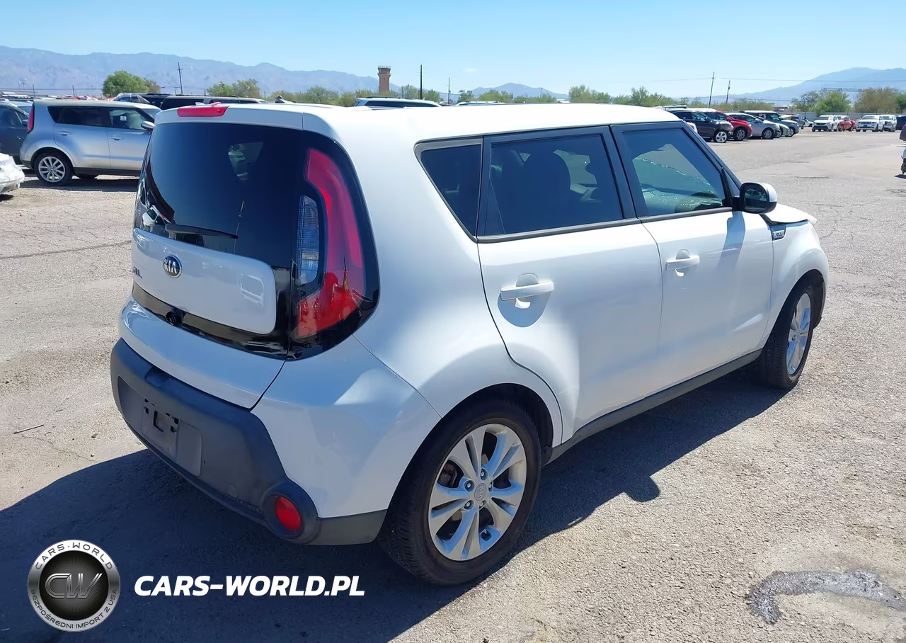 2015 Kia Soul + VIN:KNDJP3A5XF7796381 - 4