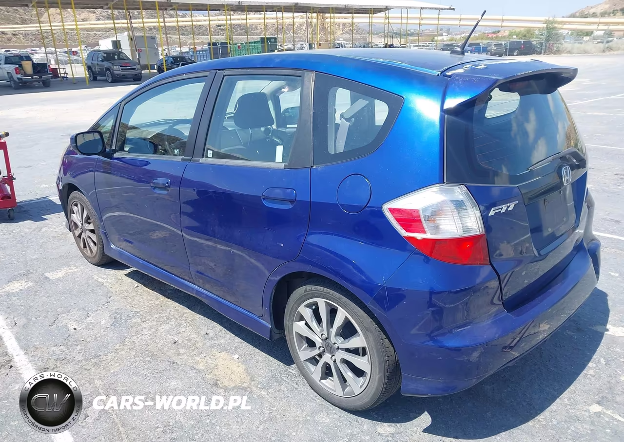 2012 Honda Fit Sport VIN:JHMGE8H59CC017315 - 3