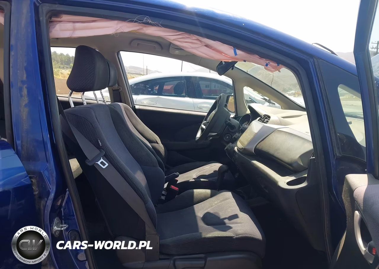 2012 Honda Fit Sport VIN:JHMGE8H59CC017315 - 5