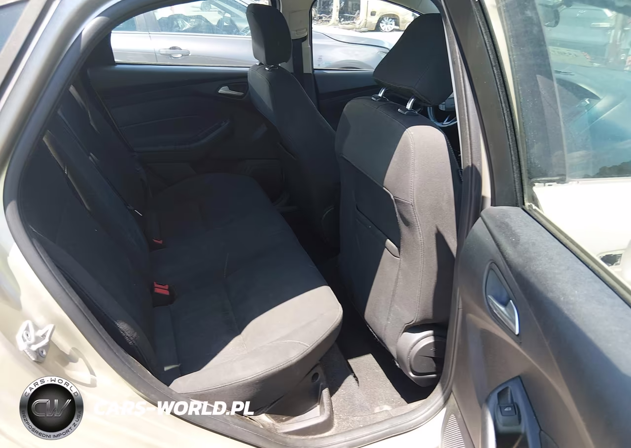 2017 Ford Focus Se VIN:1FADP3F22HL201826 - 8