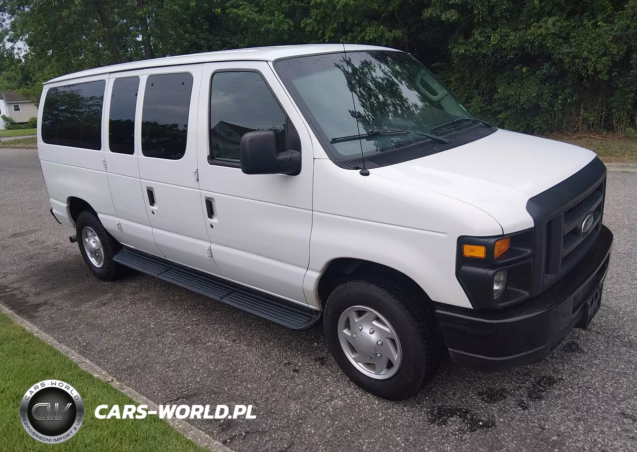 2013 Ford E-350 Super Duty Xl