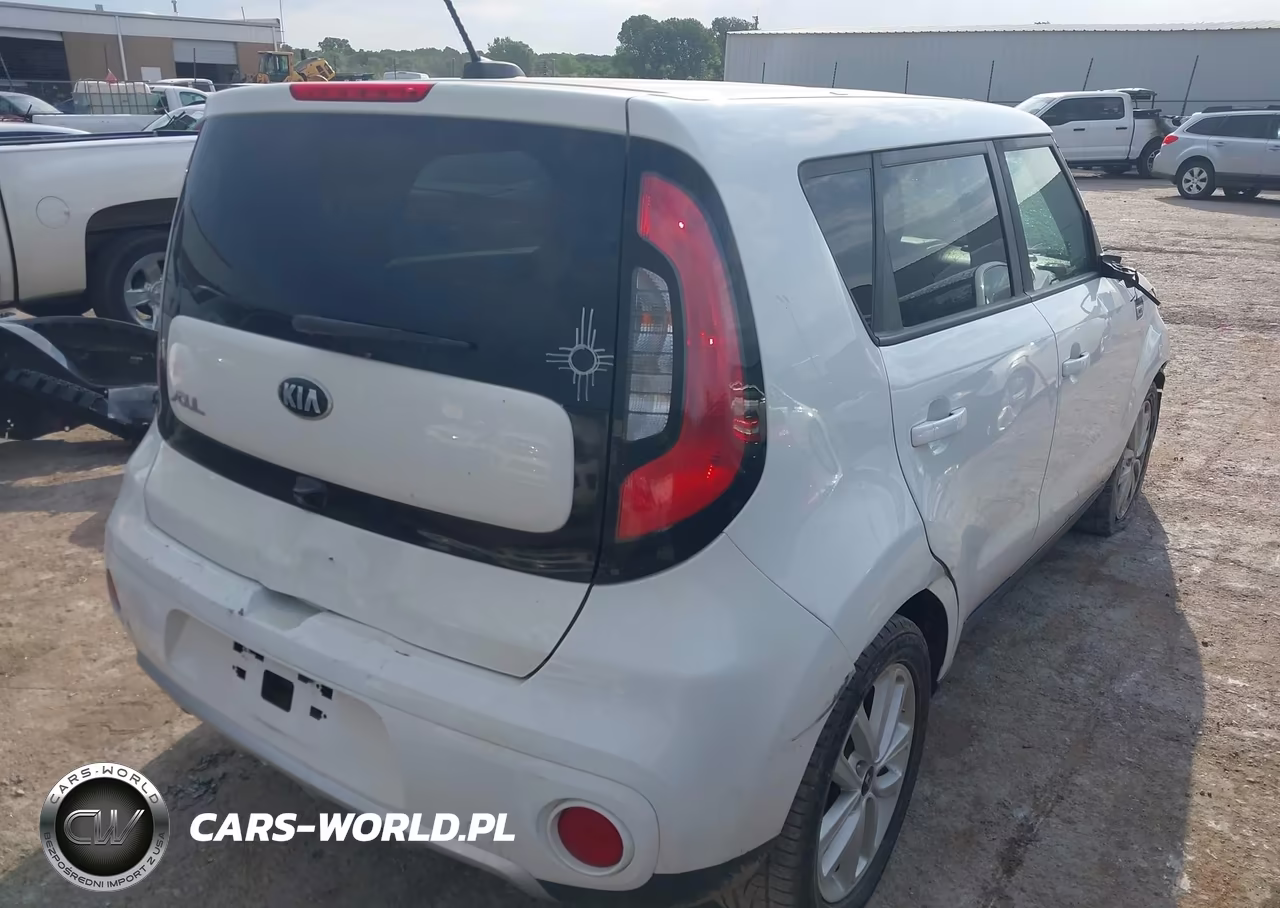 2018 Kia Soul + VIN:KNDJP3A55J7901868 - 4