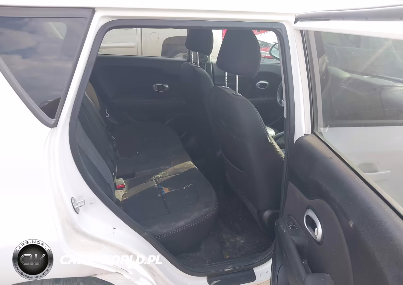 2018 Kia Soul + VIN:KNDJP3A55J7901868 - 8