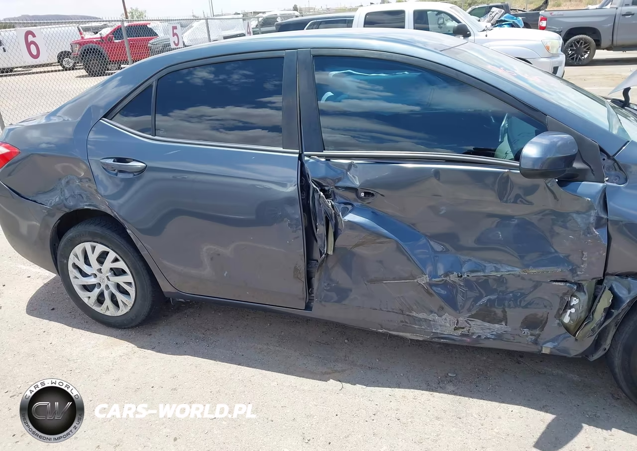 2018 Toyota Corolla Le VIN:5YFBURHE6JP834623 - 6