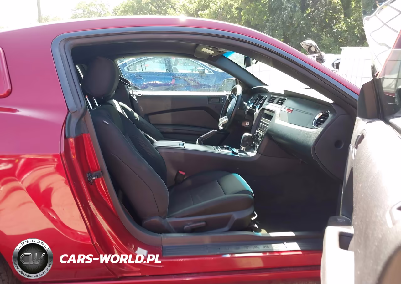 2014 Ford Mustang V6 VIN:1ZVBP8AMXE5254682 - 5