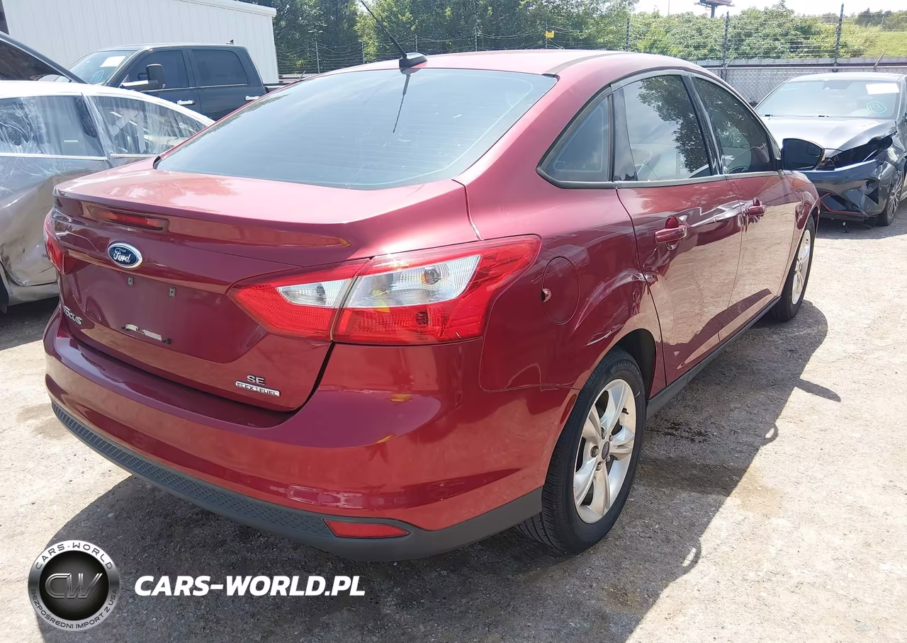 2013 Ford Focus Se VIN:1FADP3F28DL372638 - 4