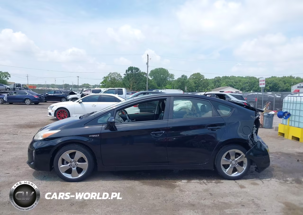 2013 Toyota Prius Three Se VIN:JTDKN3DU5D5624300 - 14