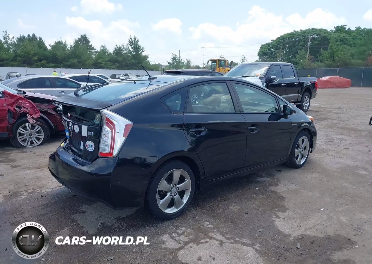 2013 Toyota Prius Three Se VIN:JTDKN3DU5D5624300 - 4