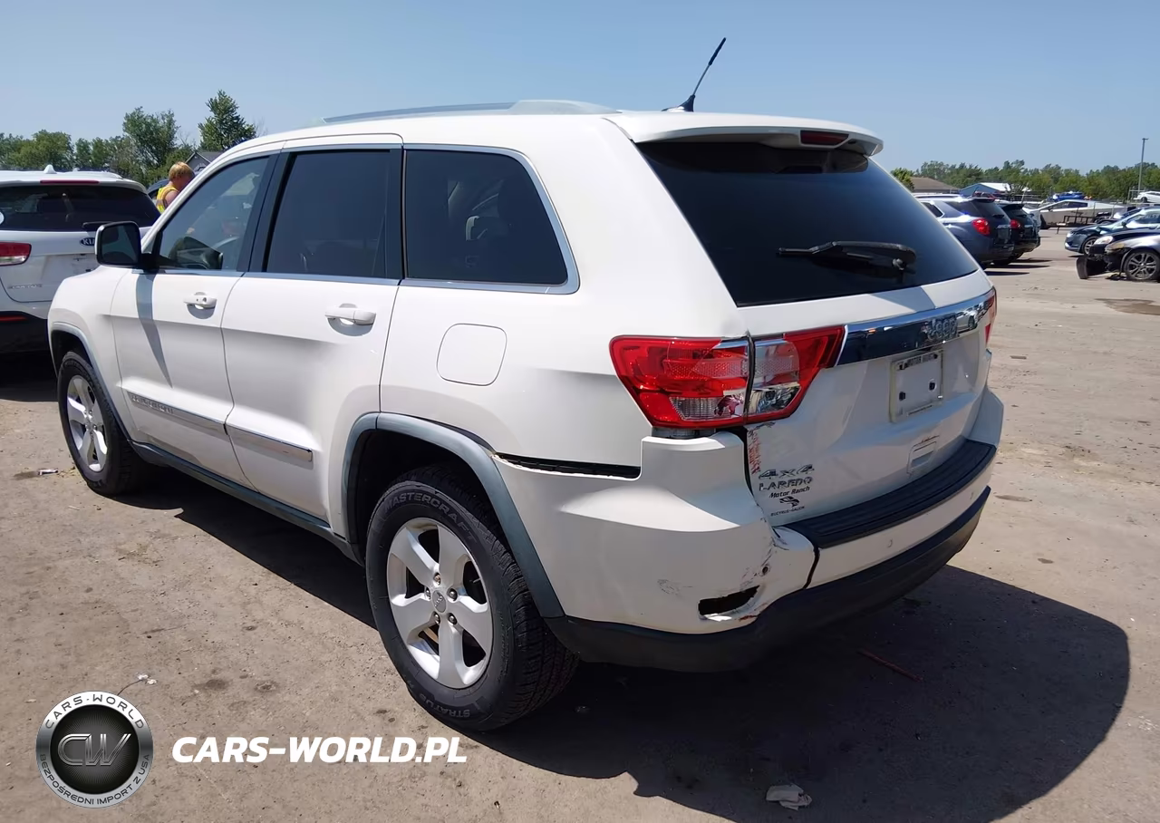 2011 Jeep Grand Cherokee Laredo VIN:1J4RR4GGXBC629039 - 3