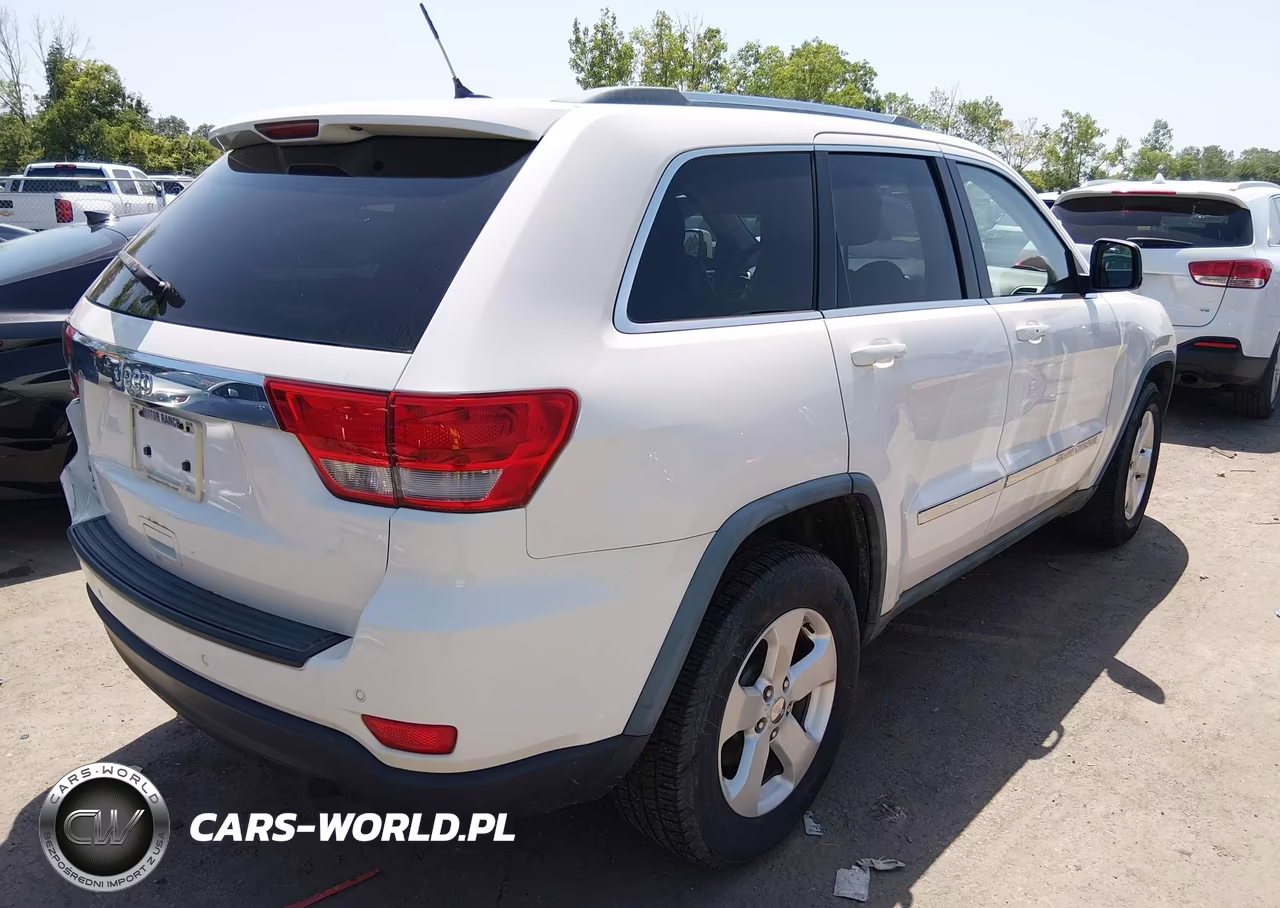 2011 Jeep Grand Cherokee Laredo VIN:1J4RR4GGXBC629039 - 4