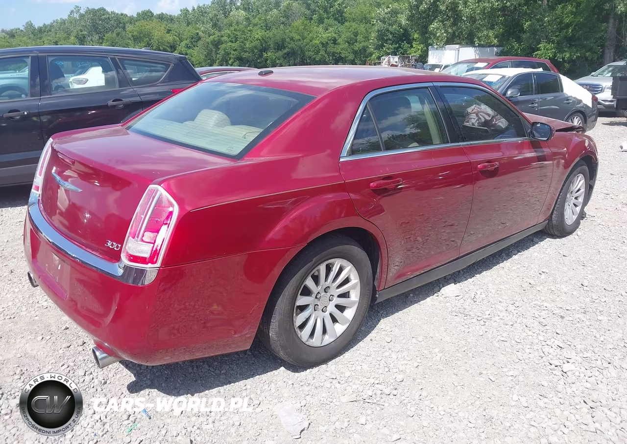 2013 Chrysler 300 Motown VIN:2C3CCAAGXDH573340 - 4
