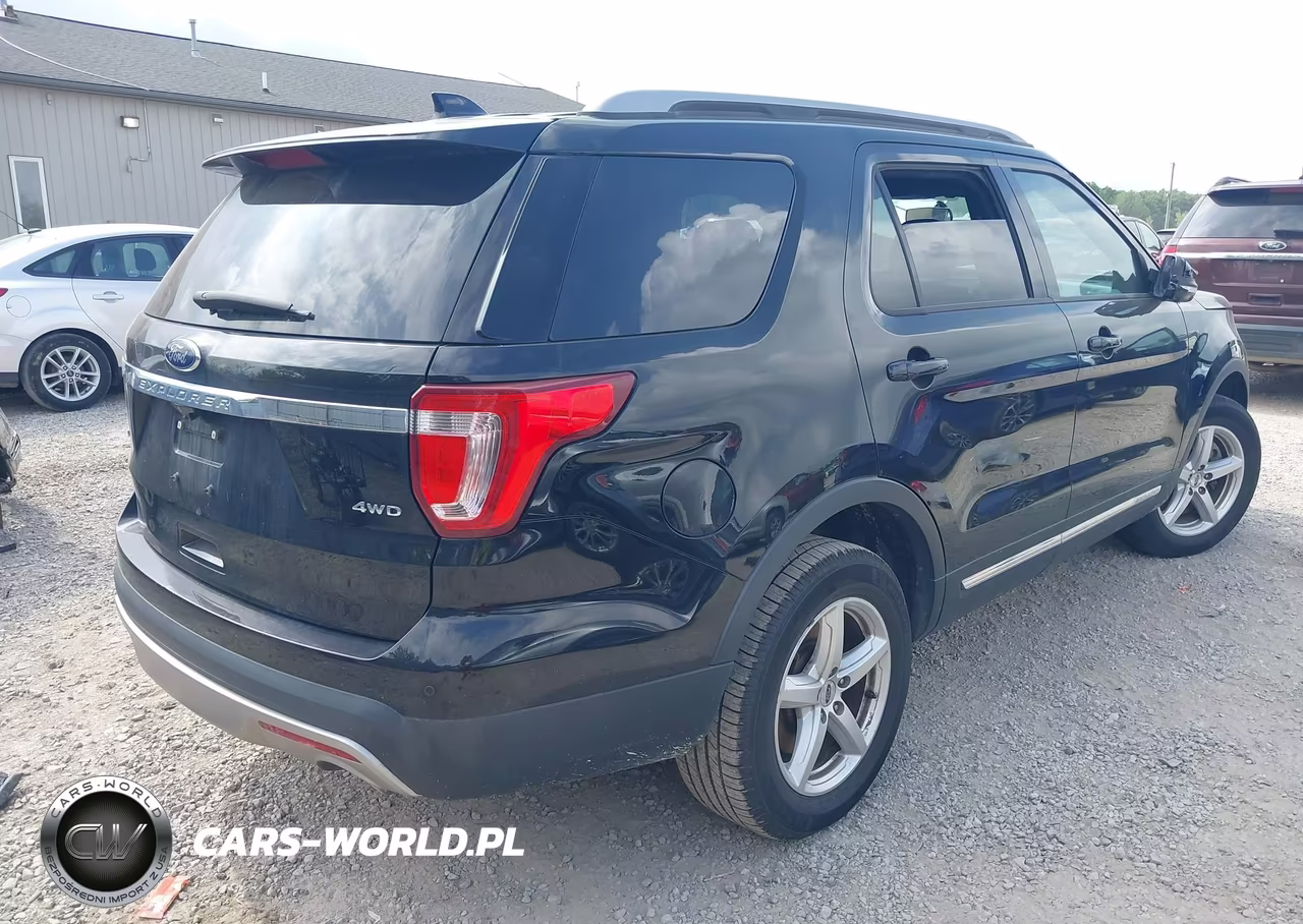 2017 Ford Explorer Xlt VIN:1FM5K8D83HGE35396 - 4