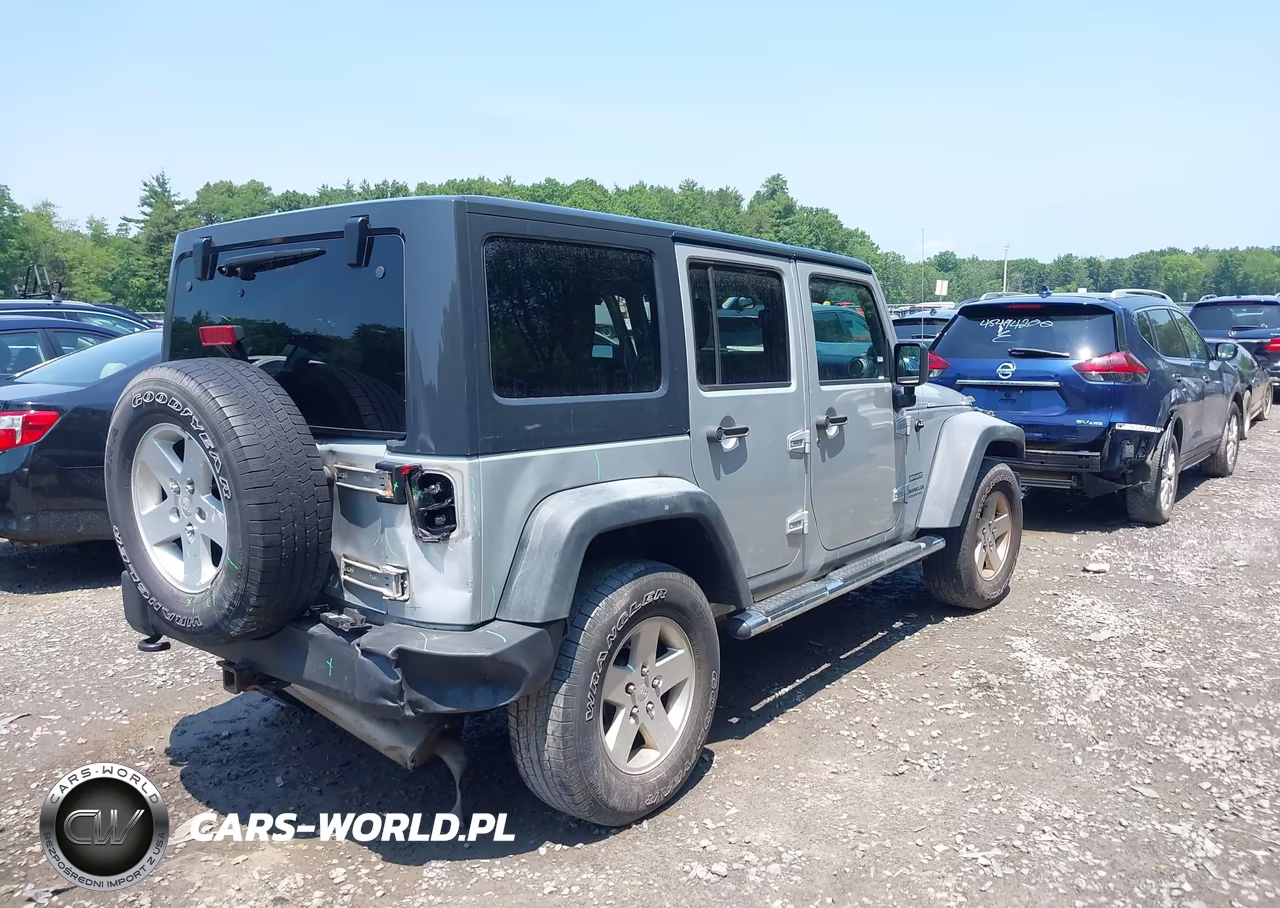 2012 Jeep Wrangler Unlimited Sport VIN:1C4BJWDG5CL181745 - 4
