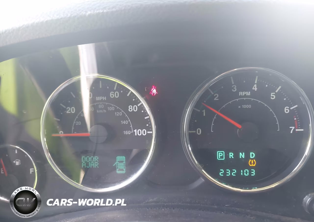 2012 Jeep Wrangler Unlimited Sport VIN:1C4BJWDG5CL181745 - 7