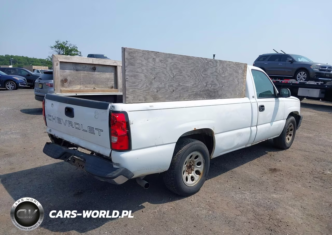 2005 Chevrolet Silverado 1500 Work Truck VIN:1GCEC14X55Z305586 - 4
