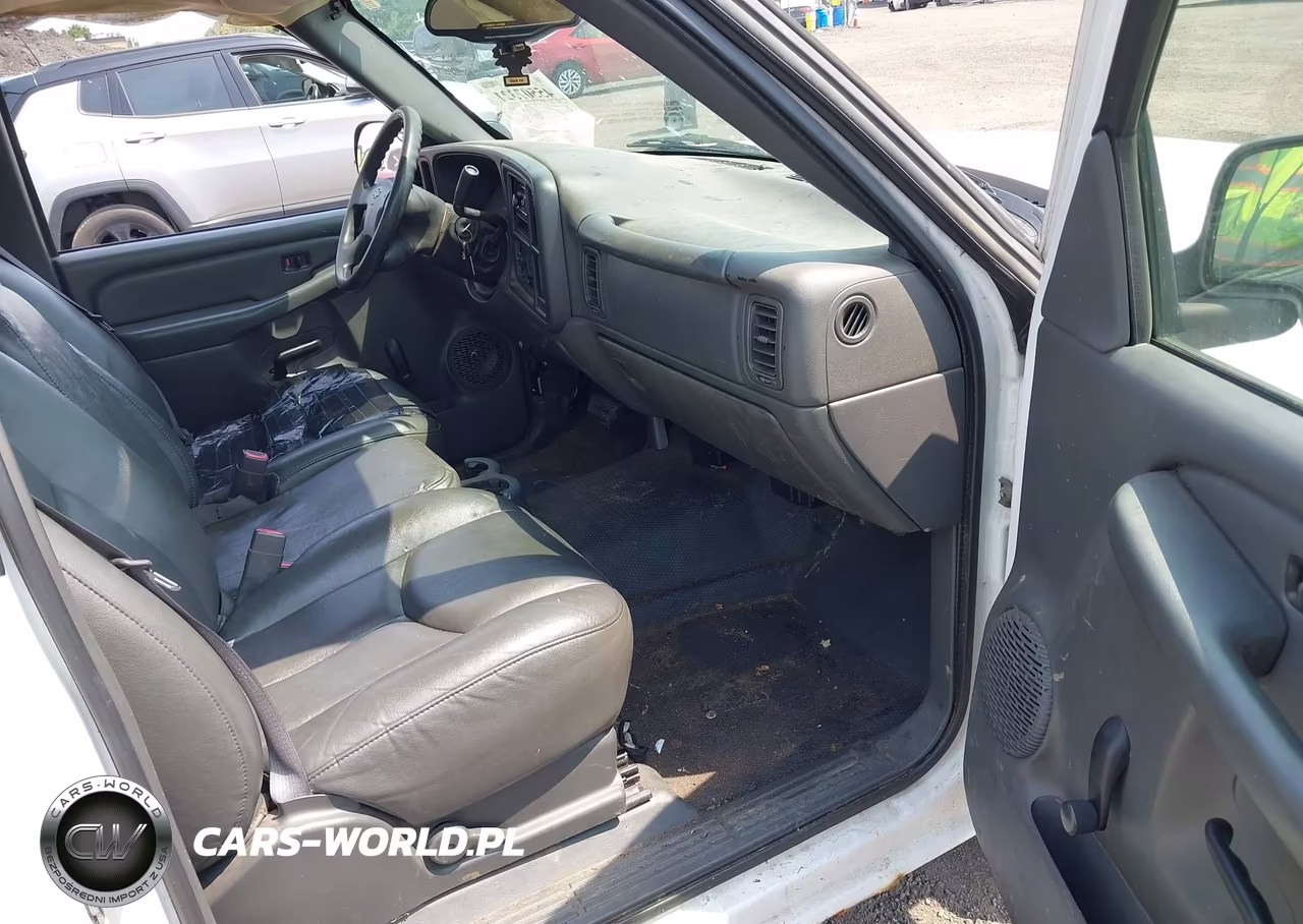 2005 Chevrolet Silverado 1500 Work Truck VIN:1GCEC14X55Z305586 - 5