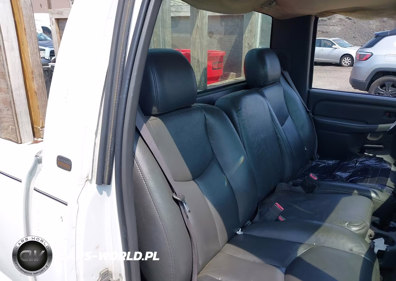 2005 Chevrolet Silverado 1500 Work Truck VIN:1GCEC14X55Z305586 - 8